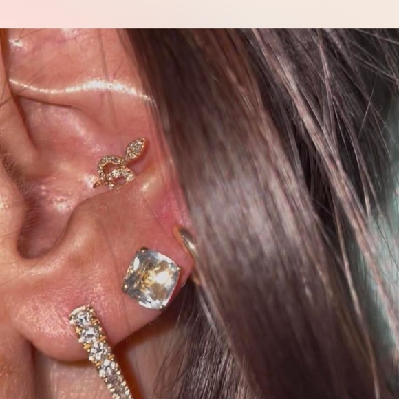 Gorgeous 14k/10k yellow gold natural aquamarine stud earrings - Picture 2 of 7